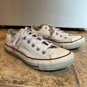 Converse White Low